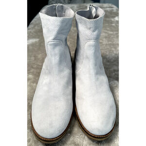 Gentle Souls by Kenneth Cole Light Blue Suede Block Heel Ankle Boots Womens 8.5